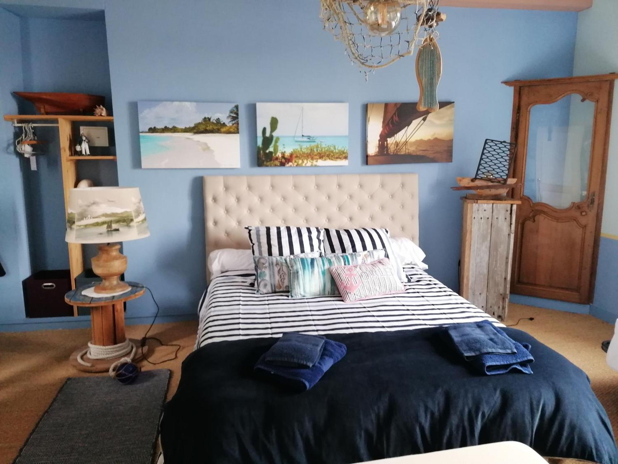 Lanvallay La Tocade Del Arte - Dinan B&B 객실 사진