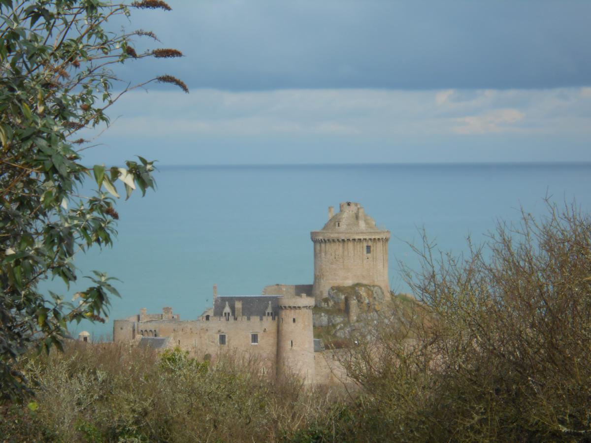Lanvallay La Tocade Del Arte - Dinan B&B 외부 사진