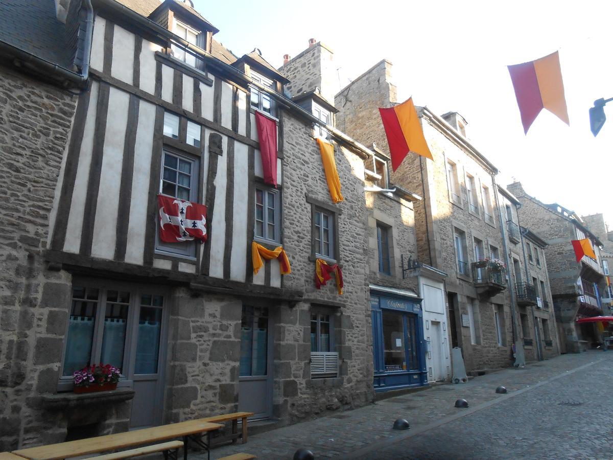 Lanvallay La Tocade Del Arte - Dinan B&B 외부 사진