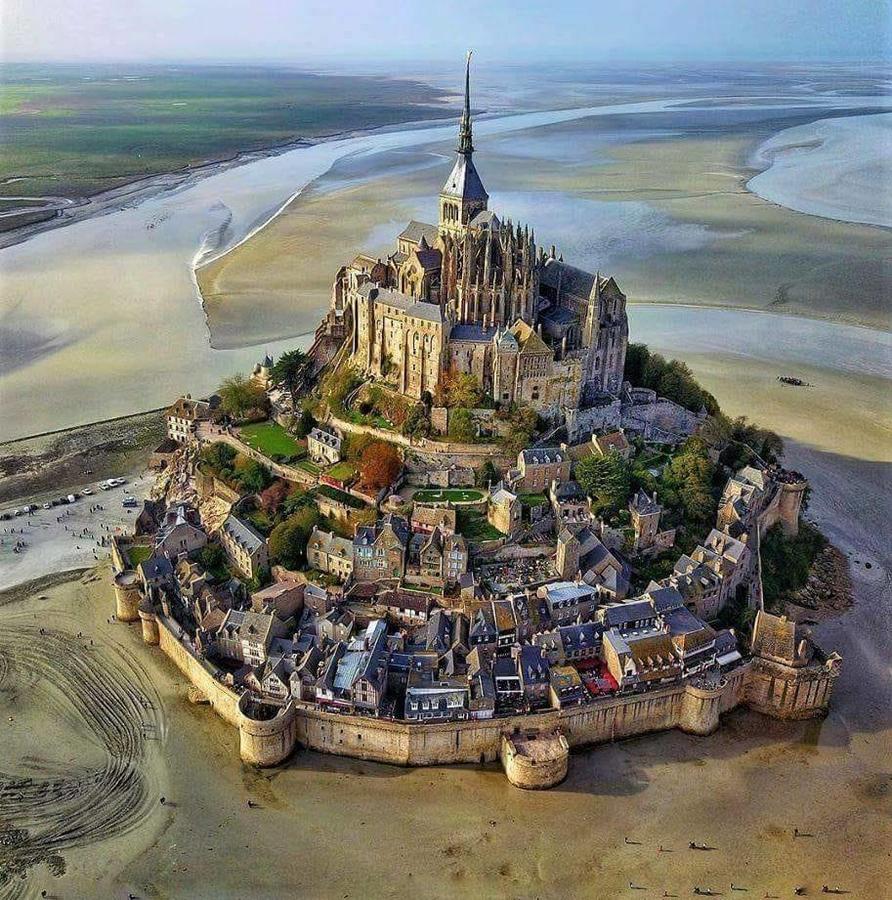 Lanvallay La Tocade Del Arte - Dinan B&B 외부 사진